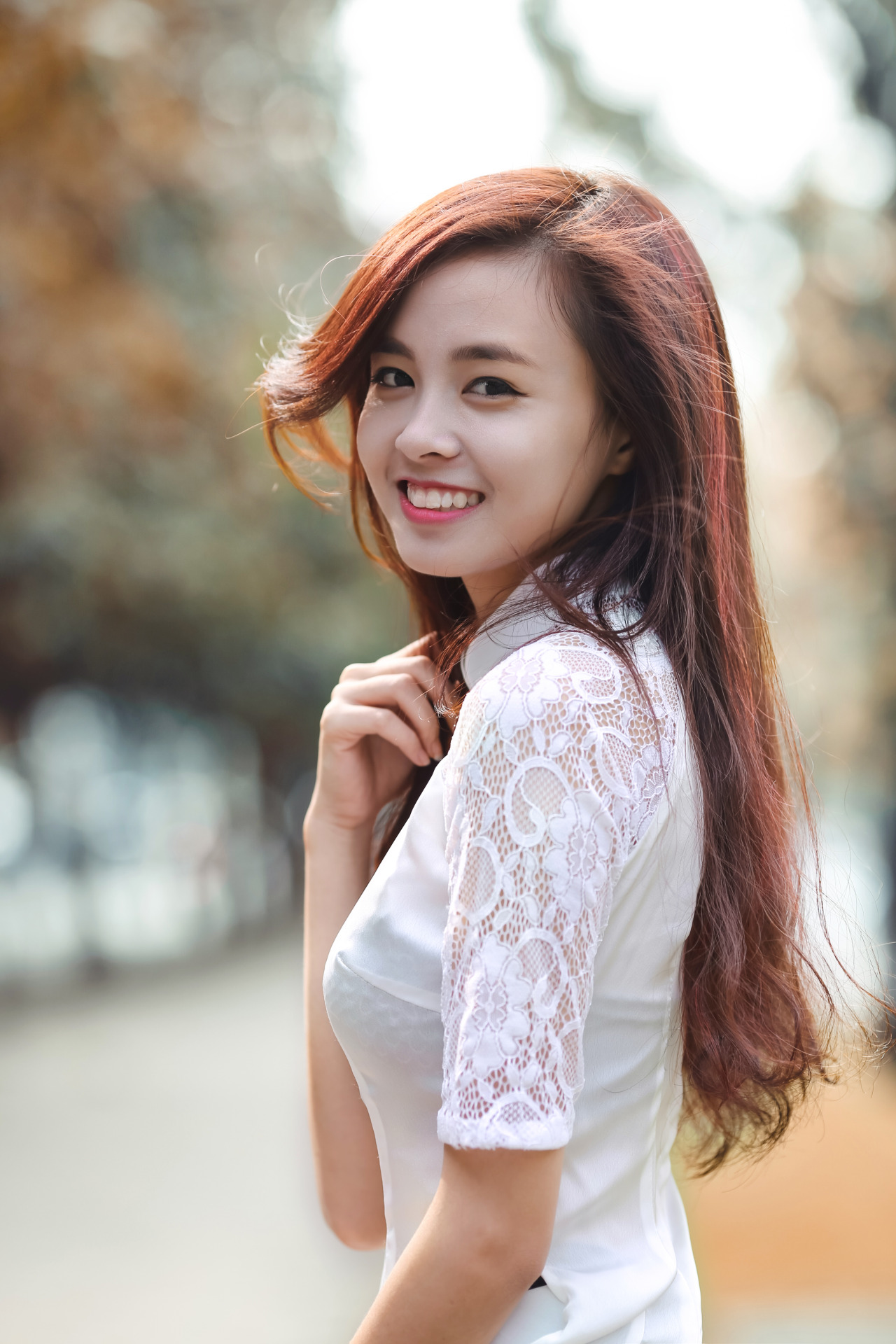 妻子在公司加班